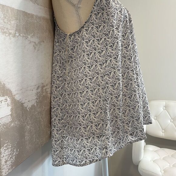 Abstract ZOA NEW YORK Racerback Hi-Low blouse - Picture 4 of 9